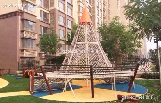 幼儿园是小朋友的游戏天堂，还管饭还可以睡午觉