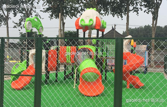 太空猪在召唤你,一起来滑梯玩耍吧 太空猪在召唤你,一起来滑梯玩耍吧